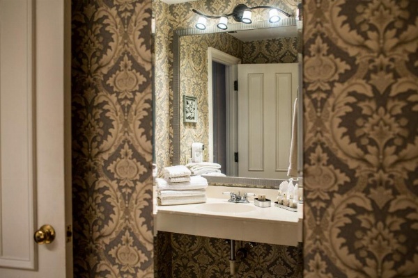 East Bay Inn, Historic Inns of Savannah Collection image 10