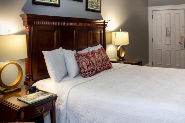 East Bay Inn, Historic Inns of Savannah Collection image 29