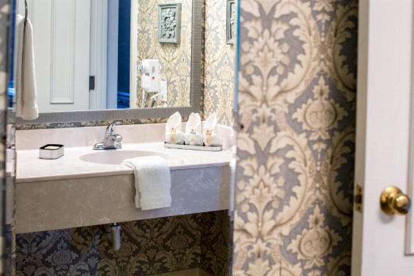 East Bay Inn, Historic Inns of Savannah Collection image 33