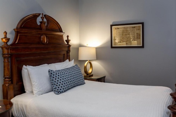 East Bay Inn, Historic Inns of Savannah Collection image 5