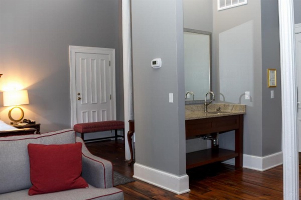 East Bay Inn, Historic Inns of Savannah Collection image 50